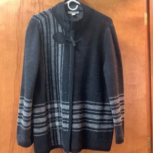 Pendleton 💯 Merino wool black, gray, and white sweater jacket